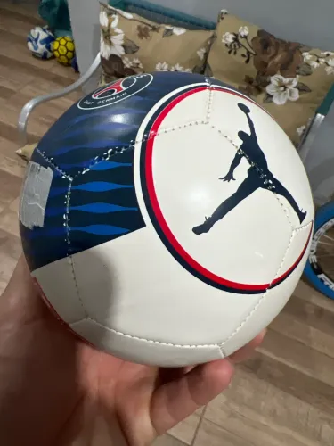 Mini bola Paris Saint Germain Com Detalhes