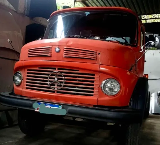 Caminhão Mercedes 1113