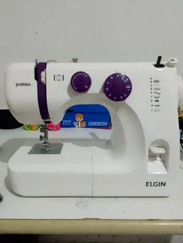 Maquina de costura Elgin Seminova