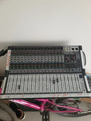 Mesa de som AMW 16 canais