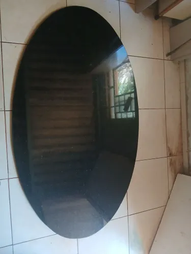 Tampo de mesa oval de granito