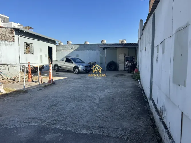 Aluga-se Lote com Escritório R$2500,00 / Senhora das Graças - Betim