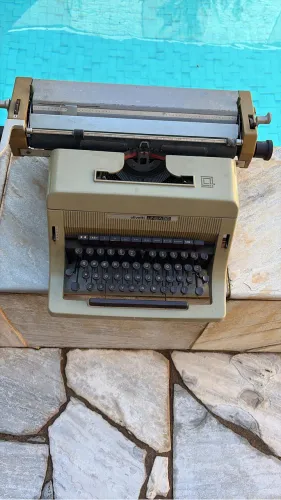 Maquina Escrever Olivetti