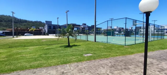 Terreno com 509,40m² nos Ingleses.