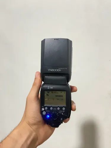 Flash + radio yongnoo Yn600ex-rtii