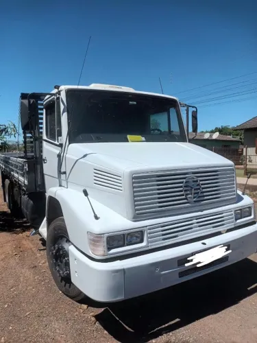Mercedes Benz 1618