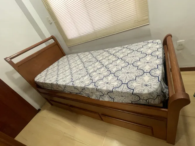 Bicama de madeira com 3 gavetas