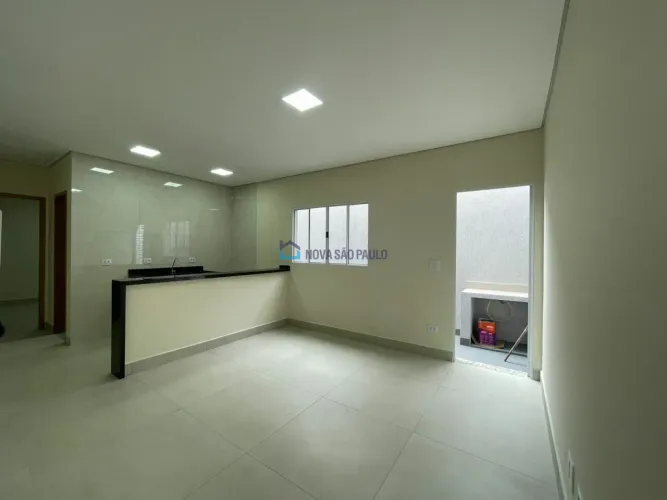 Casa para locação com 01 quarto e 01 vaga de garagem - Centro Diadema.