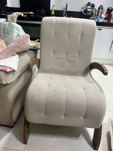 Poltrona grande confortável creme