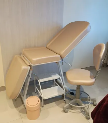 Conjunto Completo para Consultório - Maca + Mocho + Escada + Lixeira