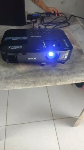 Oii estou vendendo um progetor hd em ótimo estado pouco usado 