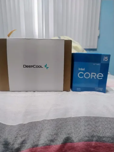 I512400f + ak400 deepcool branco Air cooler 