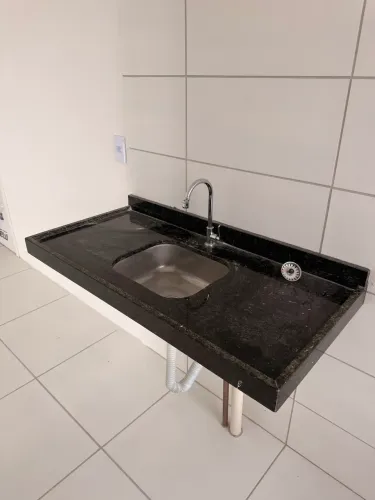 BALCÃO EM GRANITO E TORNEIRA DECA - TUDO NOVO 