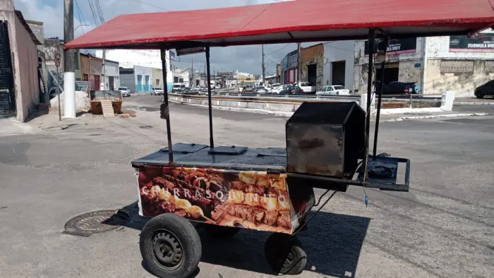 Vendo carrinho de espetinho