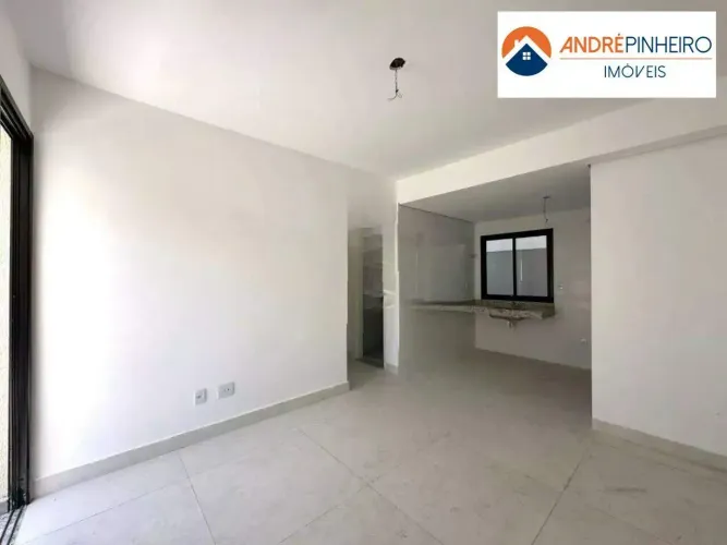 Apartamento Privativo no Santa Mônica Elevador e a 100m do Comércio!