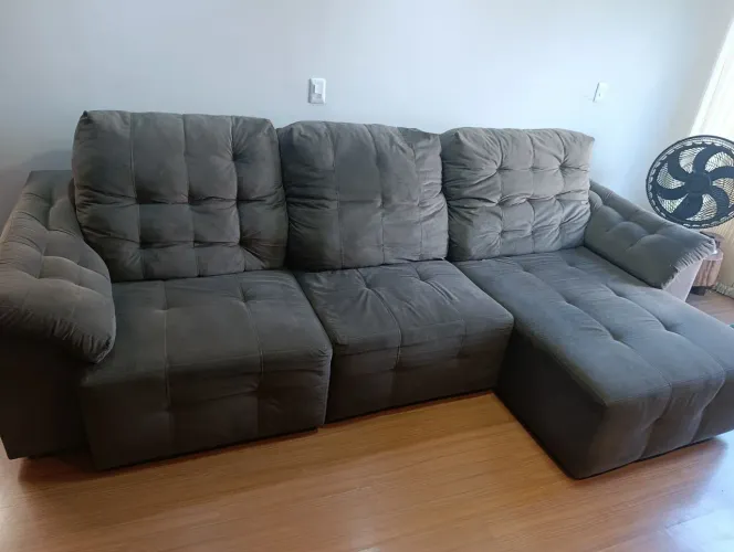 Sofá retrátil 3 lugares com chaise .