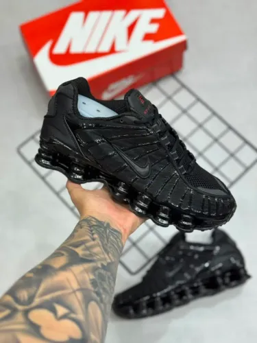 *TÊNIS NIKE SHOX 12 MOLAS TOTAL BLACK*