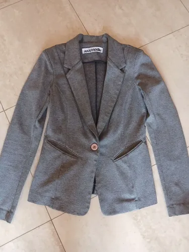 Blazer Feminino, acentuado tecido grosso elástico.