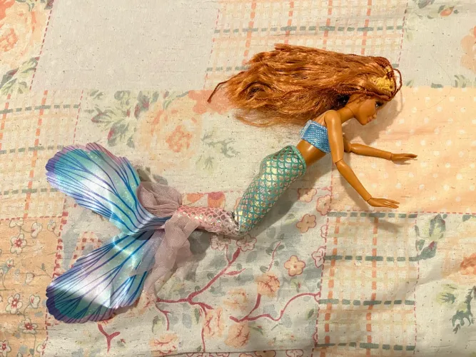 Boneca Ariel Live Action Deluxe articulada de colecionador
