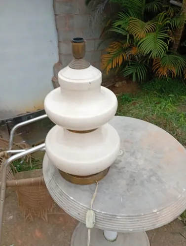 Abajur sem cúpula