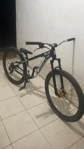 Hupi naja v9 2025