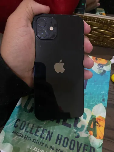 Vendo iPhone 12 leia descrição