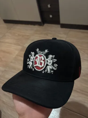 Bonés BLCK e Lost Califórnia