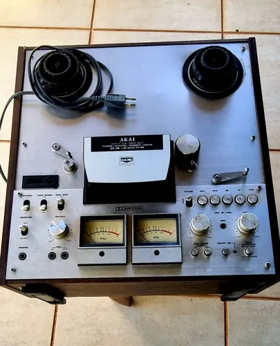 GRAVADOR DE ROLO AKAI GX-630 DB