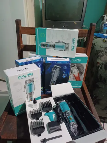 Máquina de cortar cabelo profissional 180 reais 