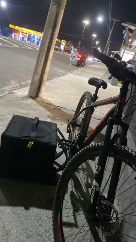 Bag de entrega semi nova