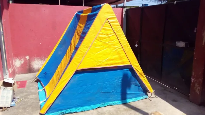 Barraca de camping capri 5 pessoas.como nova