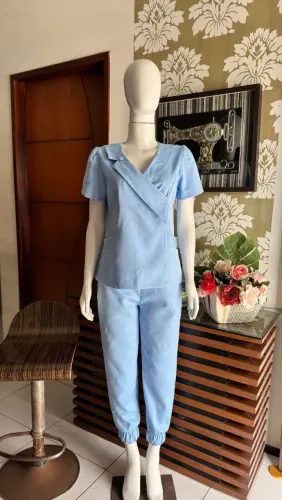 Scrub feminino conjunto enfermagem 