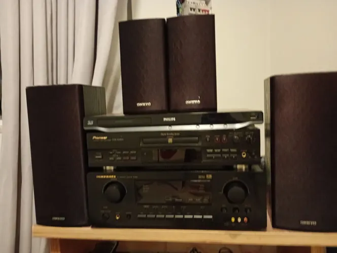 Quatro caixas Onkyo só 400 reais 130 watts RMS 