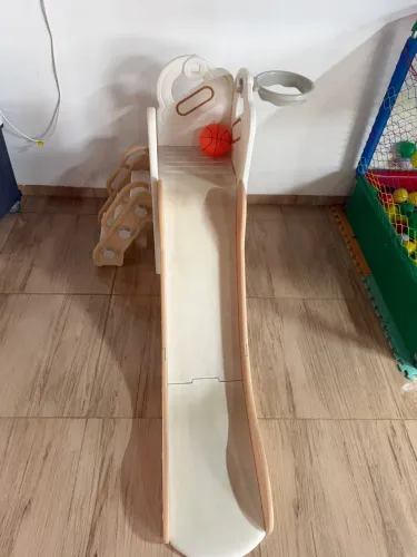 Vende-se escorrega infantil até 35kg