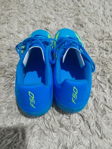 Chuteira adidas F50