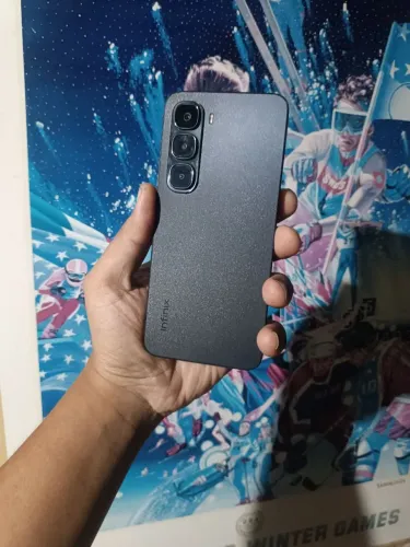 Infinix Hot 60i 256GB. IMPECÁVEL