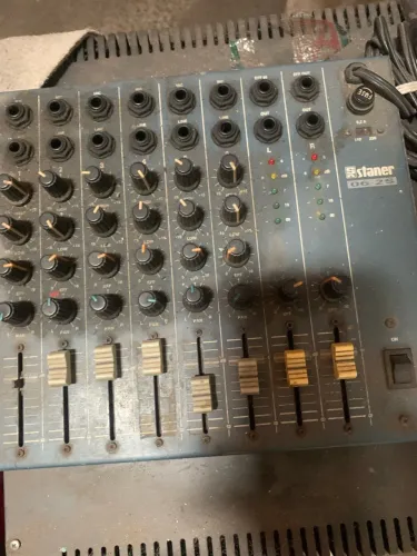 Lote de equipamentos de audio- mesa Staner , potência wattson,shure e caixa acústica