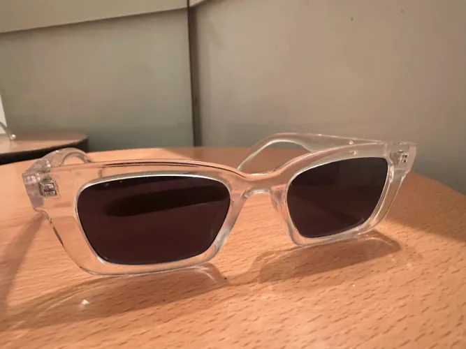 Óculos de sol retrô clássico