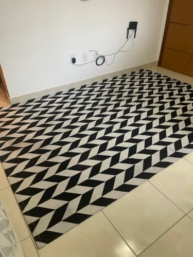 VENDO TAPETE EM EXCELENTE ESTADO