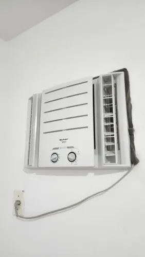 Ar-Condicionado Split Springer Midea - Apenas 6 Meses de Uso