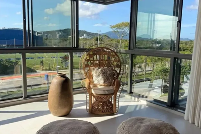 Apartamento de 235 m² com 3 suítes para locação em Jurerê Internacional