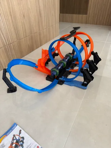 Pista motorizada Hot Wheels City - Corksckrew Crash