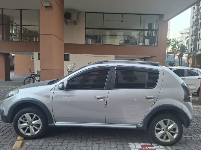 Renault Sandero Stepway Hi-flex 1.6 16V 5P Aut. 2013