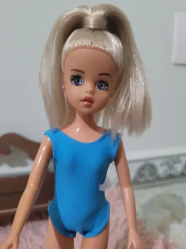 Boneca SUSI PRAIA e PISCINA. ano 2000.