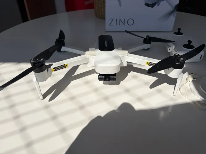 APENAS PARA APROVEITAR PEÇAS - Drone Hubsan Zino