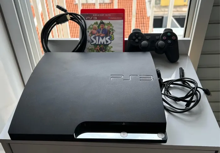 PS3 Slim + 1 controle + 1 jogo (The Sims) + Cabo HDMI