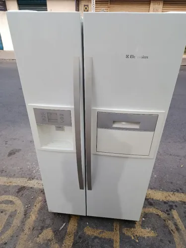 Vendo geladeira side by side Electrolux com 3 meses de garantia 