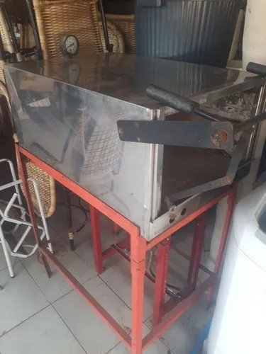 Forno de Pedra À Gás com Suporte