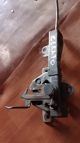 Fechadura capô dianteiro Kia Cerato ano 2008 com Cabo 