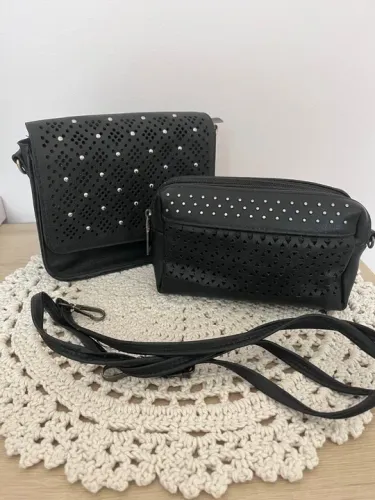 Duas Bolsas Femininas Preta com Detalhes em Strass